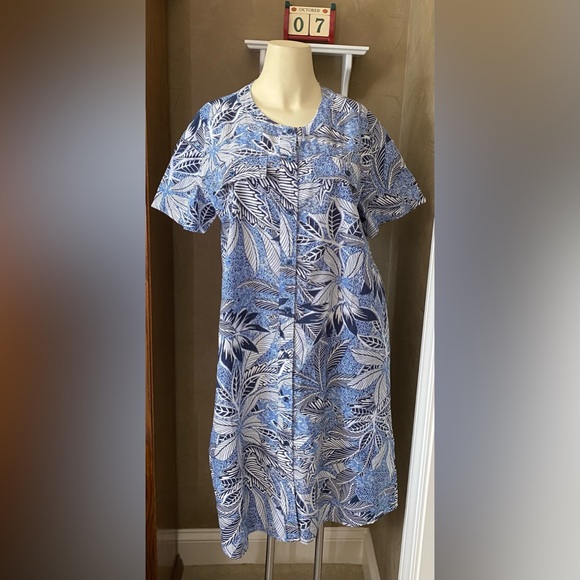 Liz Claiborne Womens Short Sleeve Shirt Button-down Dress Blue Tropical size M - Picture 2 of 9